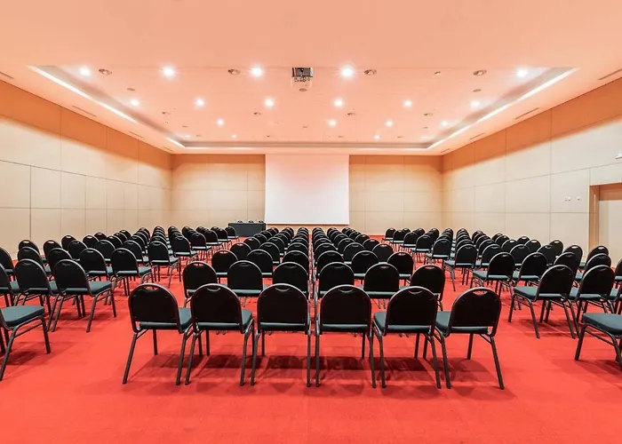 Eurostars Oasis Plaza Otel 4*