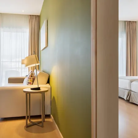 Eurostars Oasis Plaza Otel 4*