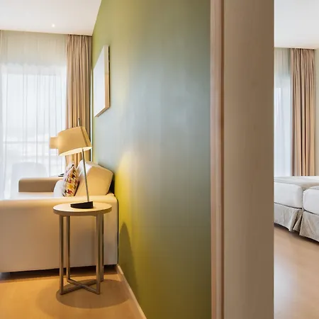 Eurostars Oasis Plaza Hotel 4*