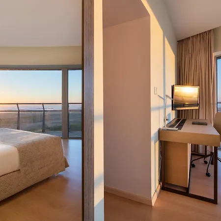 Eurostars Oasis Plaza 4*