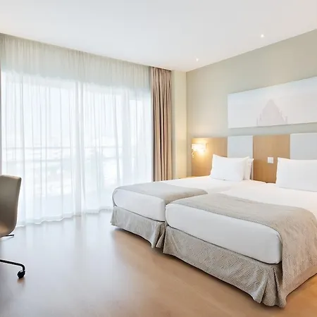 Eurostars Oasis Plaza 4*