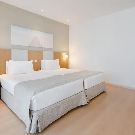 Eurostars Oasis Plaza فيغيورا دا فوز