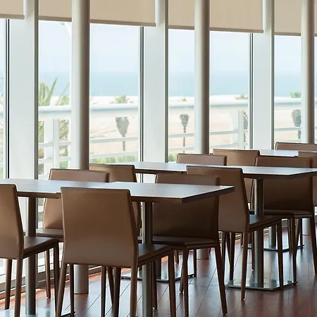 Eurostars Oasis Plaza 4*