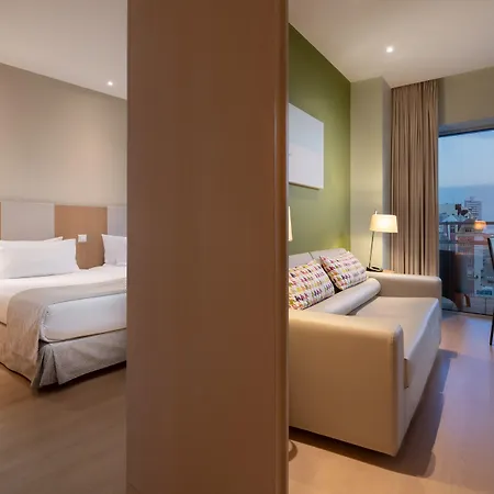 Otel Eurostars Oasis Plaza 4*