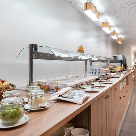 Otel Eurostars Oasis Plaza 4*