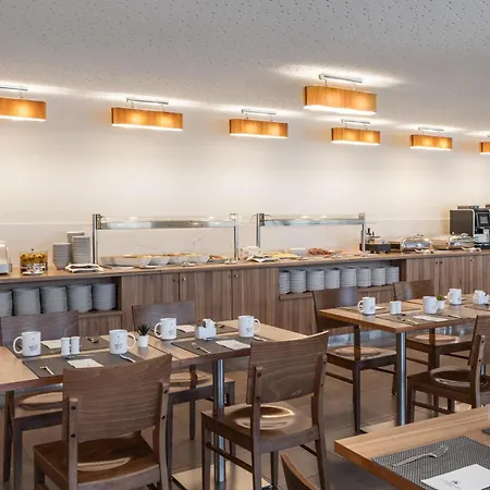 Otel Eurostars Oasis Plaza 4*