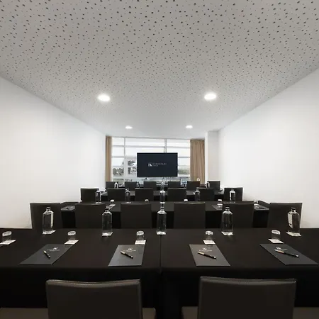 Eurostars Oasis Plaza 4*