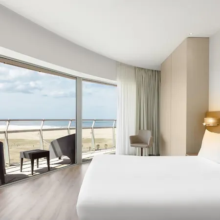 Eurostars Oasis Plaza 4*