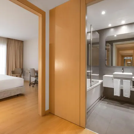 Eurostars Oasis Plaza 호텔