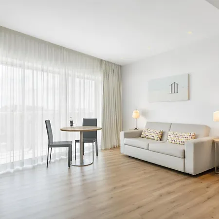 Eurostars Oasis Plaza 호텔 4*