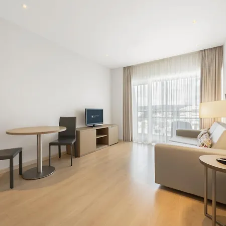 Eurostars Oasis Plaza 4*