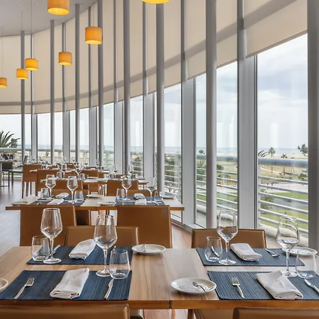 Eurostars Oasis Plaza 4*