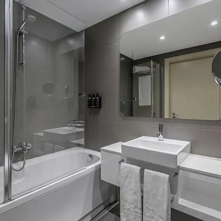 Eurostars Oasis Plaza 4*