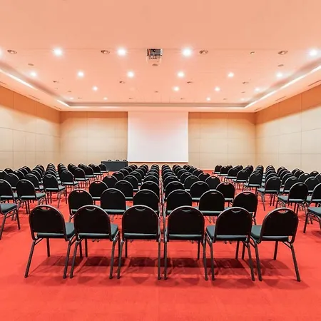 Eurostars Oasis Plaza Hotel 4*