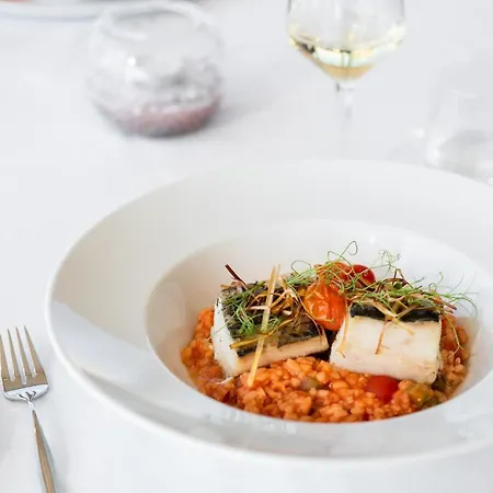 Eurostars Oasis Plaza 4*