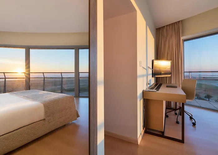 Eurostars Oasis Plaza 4*