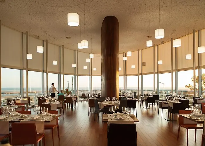 Eurostars Oasis Plaza