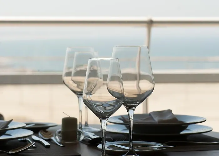 Eurostars Oasis Plaza Hotel 4*