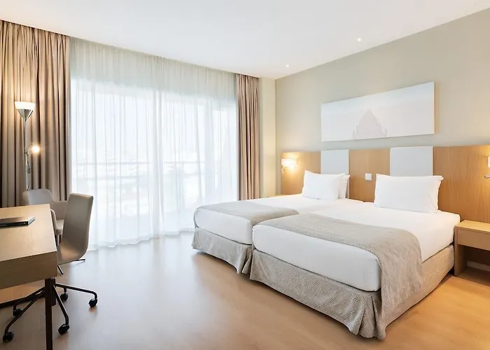 Eurostars Oasis Plaza 4*