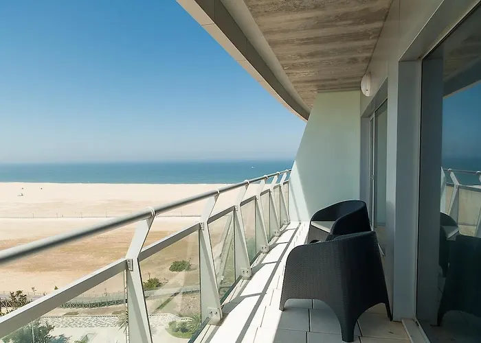 Отель Eurostars Oasis Plaza 4*