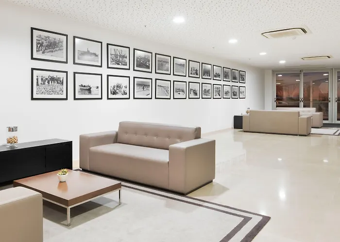 Eurostars Oasis Plaza Hotel