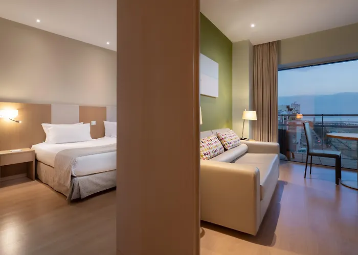 Hotel Eurostars Oasis Plaza 4*