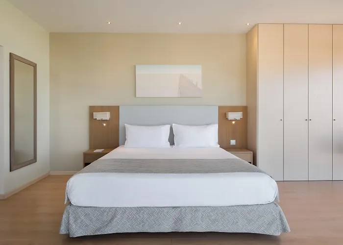 Eurostars Oasis Plaza Hotel