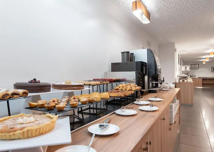 Eurostars Oasis Plaza Hotel 4*