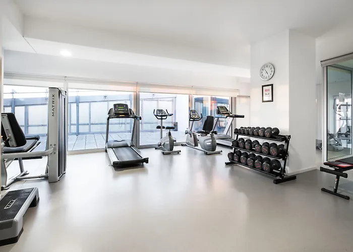 Eurostars Oasis Plaza Hotell