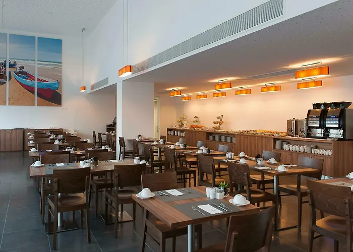 Hotell Eurostars Oasis Plaza 4*